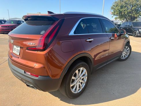 Used 2019 Cadillac XT4 Luxury w/ Cold Weather Package FWD image 6