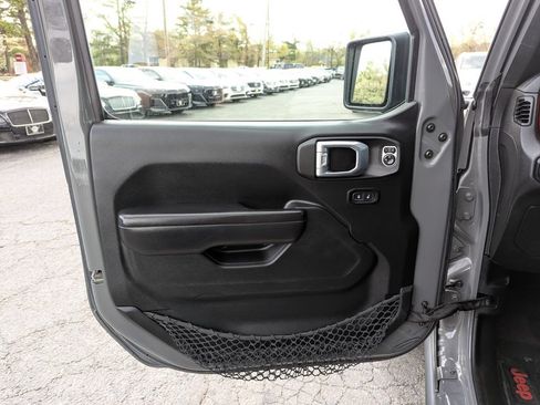Used 2020 Jeep Gladiator Rubicon w/ Dual Top Group AWD/4WD image 11