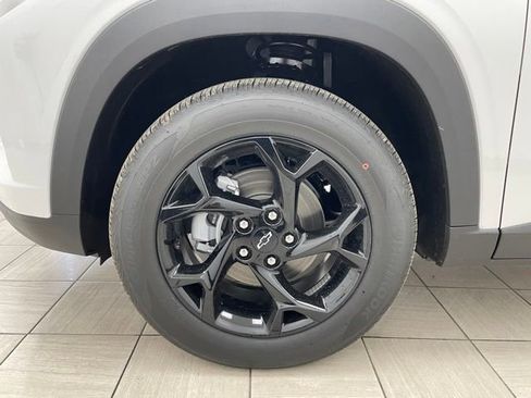 New 2026 Chevrolet Trax LT w/ Driver Confidence Package FWD image 7