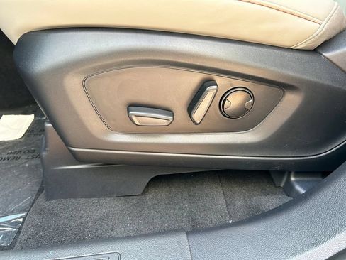 New 2026 Ford Explorer Active w/ Active Comfort Package AWD/4WD image 14