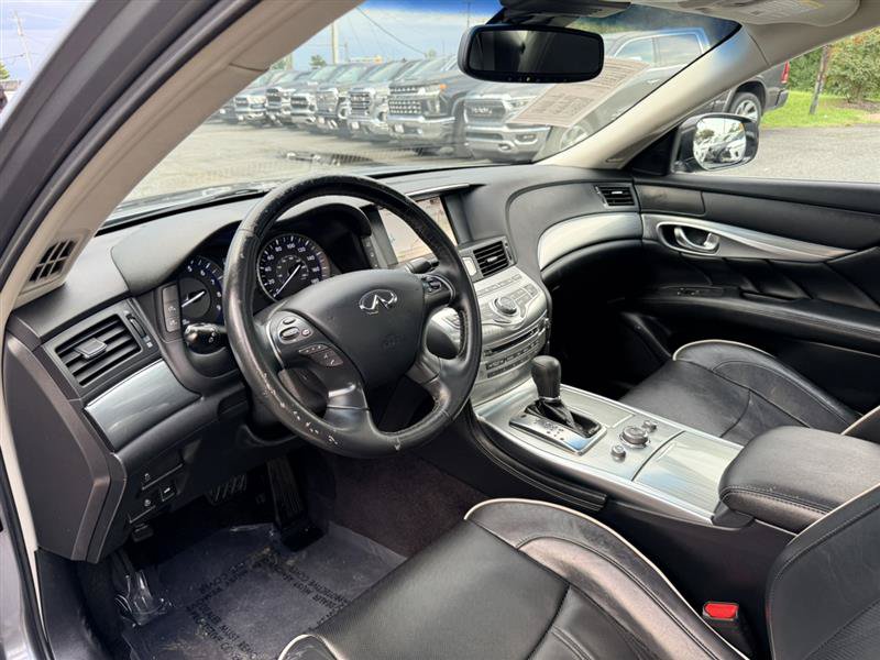 Used 2017 INFINITI Q70 3.7 AWD/4WD image 25
