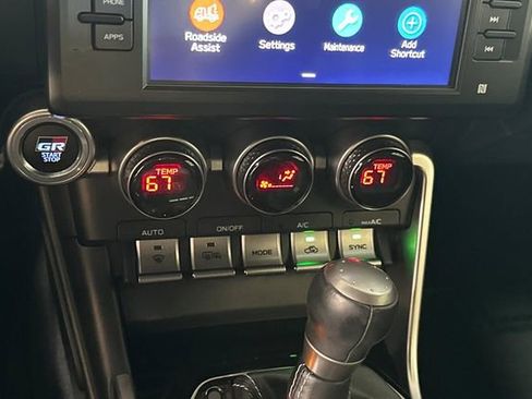 Used 2022 Toyota GR86 Premium w/ ALL Weather Mat Package (TMS) RWD image 23