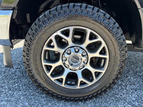 Used 2020 Ford F250 Lariat w/ Lariat Ultimate Package AWD/4WD image 9