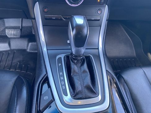 Used 2015 Ford Edge Titanium image 31