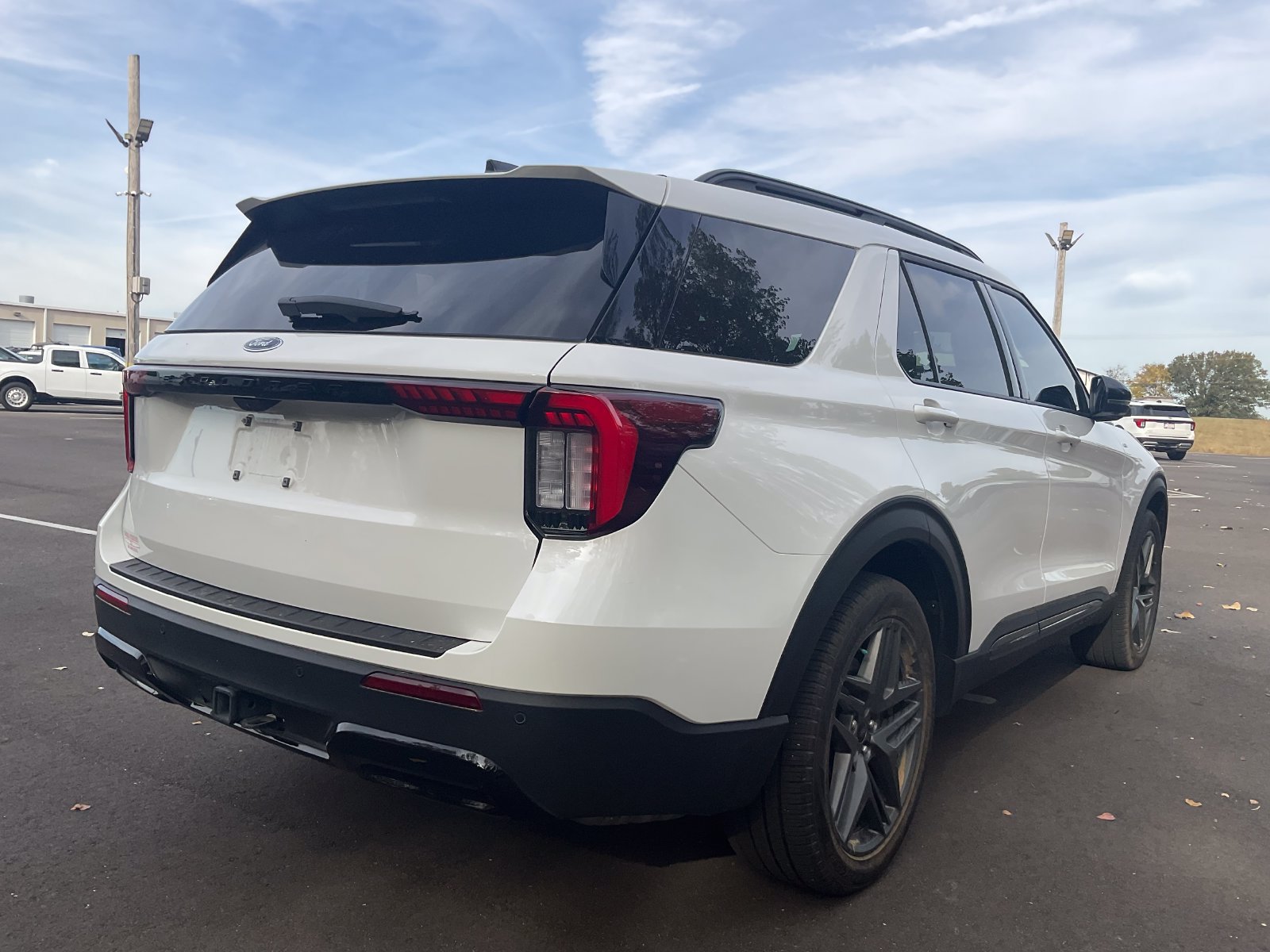 Used 2025 Ford Explorer ST-Line w/ Premium Package RWD image 4