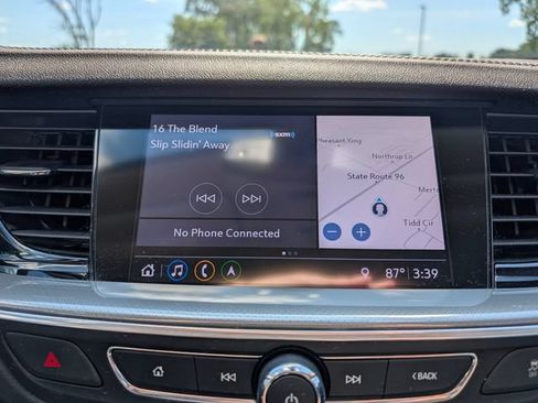 Used 2018 Buick Regal Preferred w/ Sights and Sounds Package AWD/4WD image 27