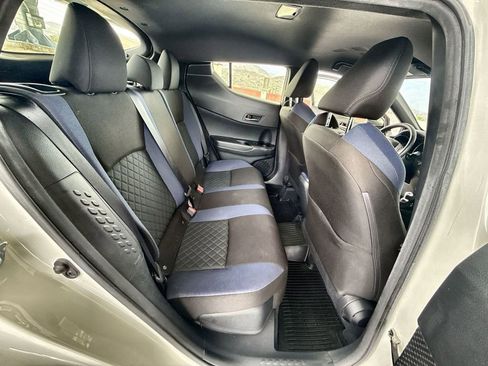 Used 2020 Toyota C-HR XLE image 17