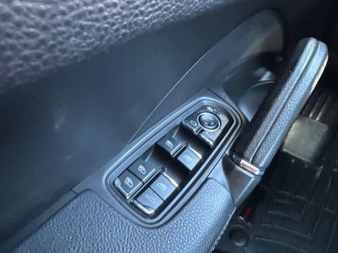 Used 2013 Porsche Cayenne GTS AWD/4WD image 37