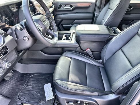 New 2026 GMC Yukon XL Denali w/ LPO, Floor Liner Package image 24