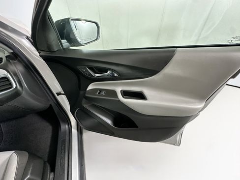 Used 2020 Chevrolet Equinox LS w/ LPO, Floor Liner Package FWD image 30