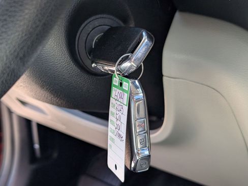 Certified 2023 Kia Soul LX w/ LX Technology Package FWD image 17