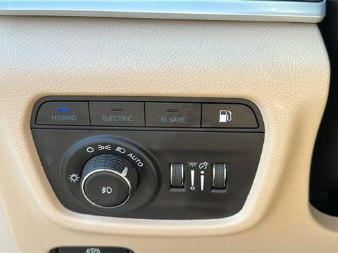 Used 2023 Jeep Grand Cherokee 4WD 4xe image 14