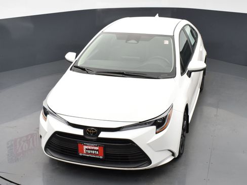Used 2024 Toyota Corolla LE FWD image 23