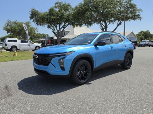 New 2026 Chevrolet Trax LT w/ Sunroof Package FWD image 11