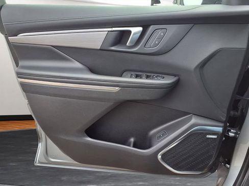 Certified 2025 Buick Enclave Preferred image 17