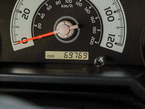 Used 2012 Toyota FJ Cruiser 4WD image 20