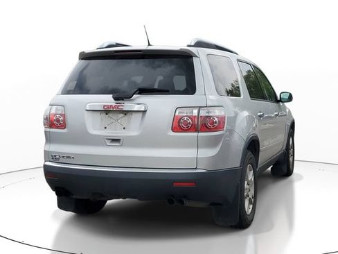 Used 2009 GMC Acadia SLE w/ Preferred Package FWD image 4