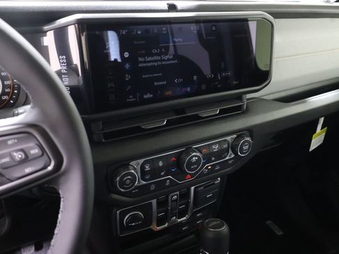 New 2026 Jeep Gladiator Sport AWD/4WD image 19