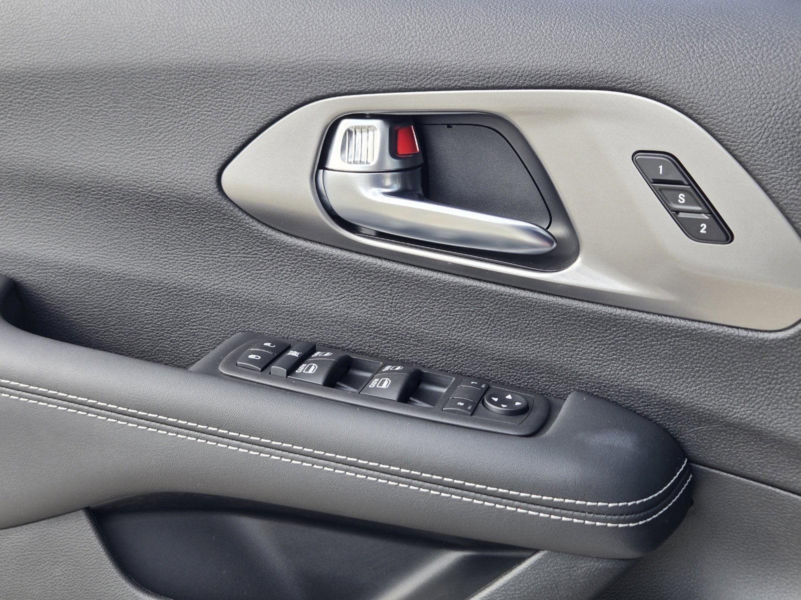 New 2026 Chrysler Pacifica Select AWD/4WD image 21