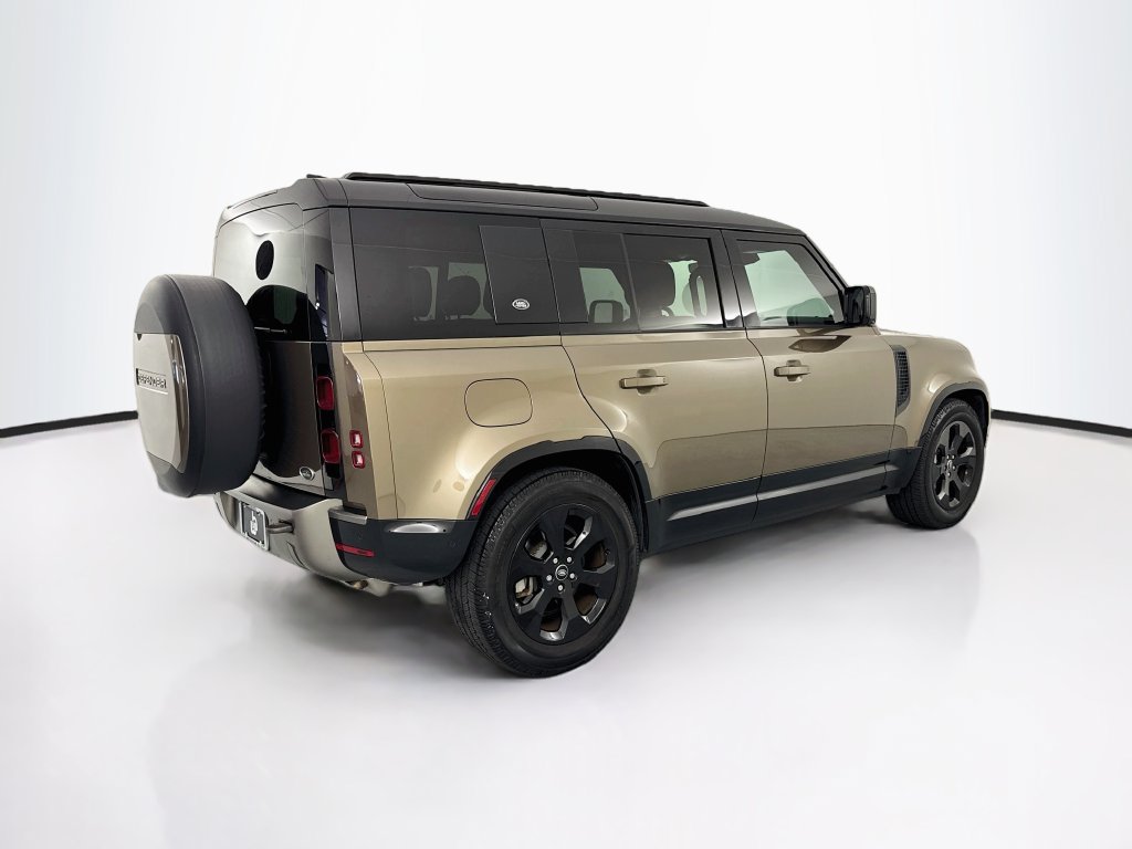Certified 2022 Land Rover Defender 110 X-Dynamic HSE AWD/4WD image 5