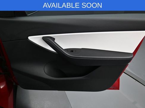 Used 2021 Tesla Model Y Long Range AWD/4WD image 33