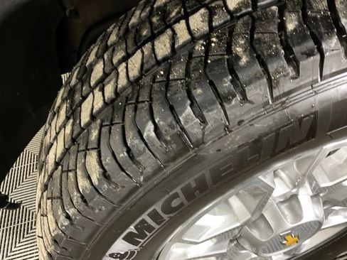 Used 2025 Chevrolet Silverado 2500 LTZ w/ LTZ Convenience Package image 44