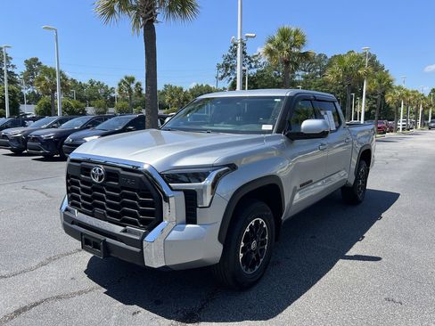 Used 2022 Toyota Tundra SR5 w/ TRD Off-Road Package AWD/4WD image 5