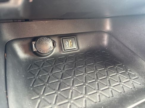 Used 2024 Toyota RAV4 LE AWD/4WD image 23
