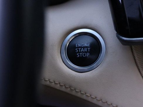 Used 2021 Toyota Highlander Platinum image 17