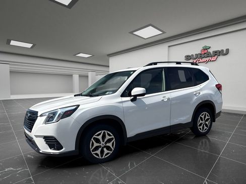Certified 2023 Subaru Forester Premium AWD/4WD image 7