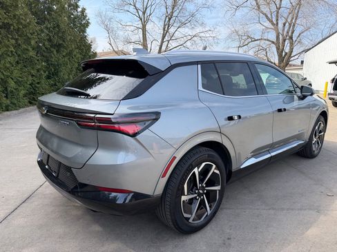 Used 2025 Chevrolet Equinox EV LT w/ Convenience Package image 30
