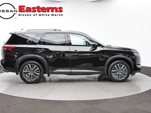 Used 2025 Nissan Pathfinder SL w/ SL Premium Package AWD/4WD image 4