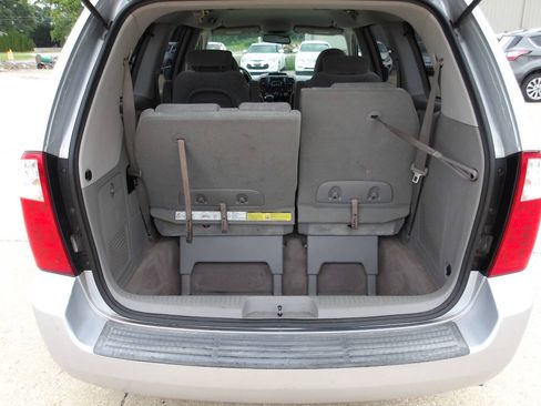 Used 2006 Kia Sedona EX FWD image 23