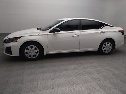 Used 2024 Nissan Altima 2.5 S FWD image 2