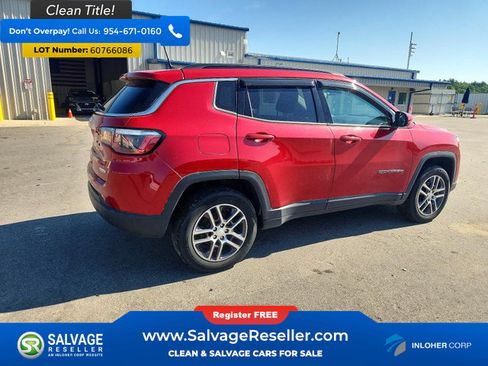 Used 2018 Jeep Compass Latitude w/ Popular Equipment Group AWD/4WD image 4