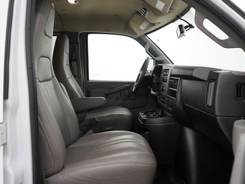 Used 2019 Chevrolet Express 2500 LS w/ Driver Convenience Package RWD image 12
