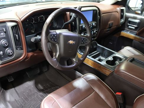 Used 2015 Chevrolet Silverado 1500 High Country w/ High Country Premium Package AWD/4WD image 27