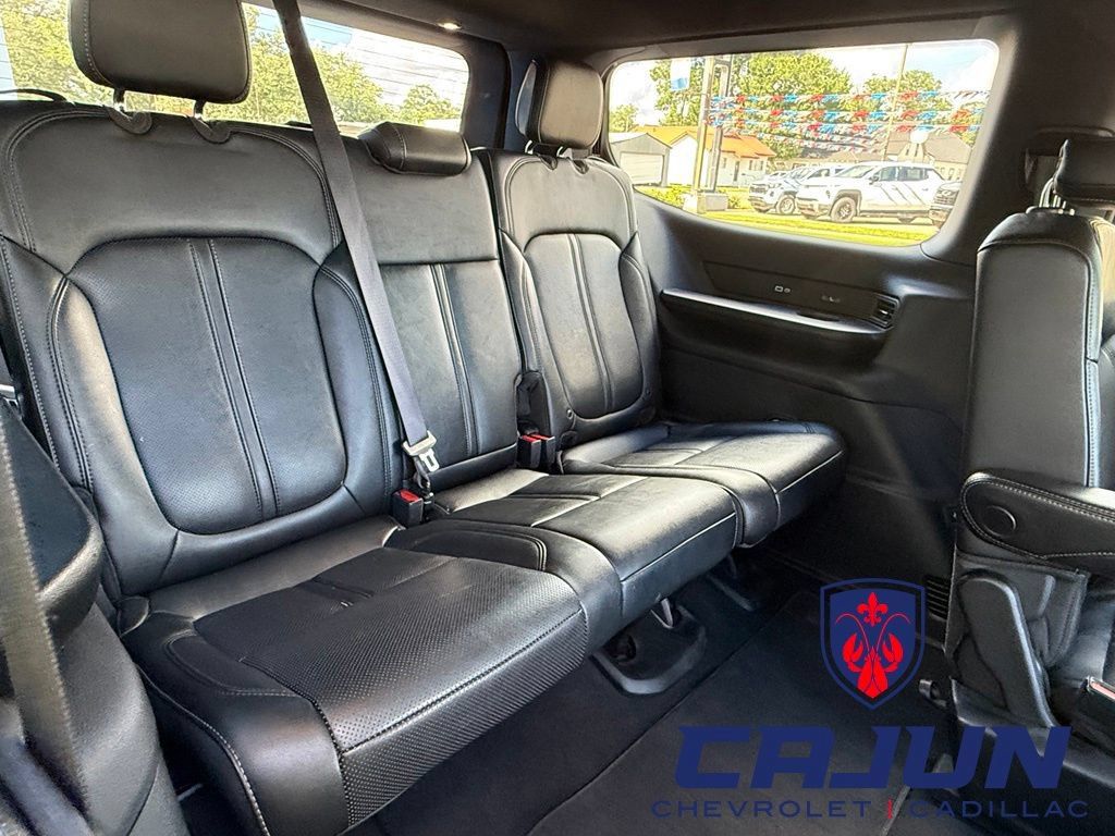 Used 2024 Jeep Wagoneer Series III AWD/4WD image 22