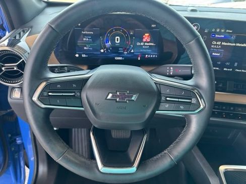 Used 2025 Chevrolet Equinox ACTIV w/ Safety and Technology Package FWD image 14