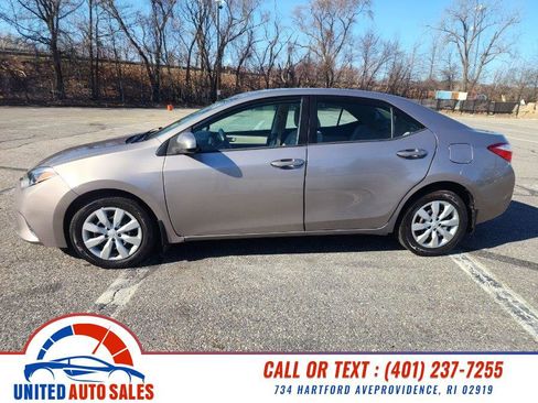 Used 2014 Toyota Corolla LE image 2