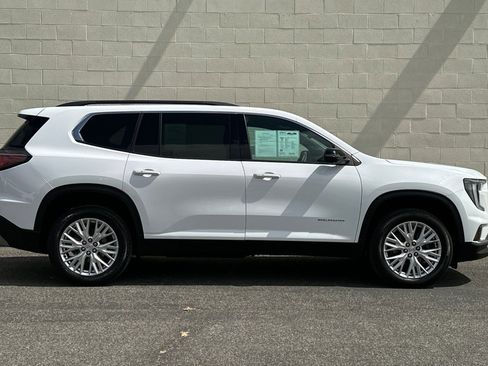 Certified 2024 GMC Acadia Elevation FWD image 3