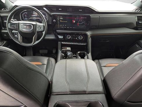 Used 2024 GMC Sierra 1500 AT4 w/ Technology Package AWD/4WD image 17