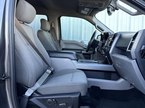 Used 2017 Ford F150 XLT w/ Equipment Group 302A Luxury image 41