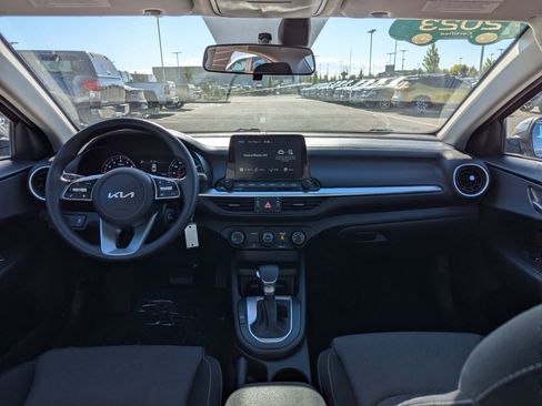 Used 2023 Kia Forte LXS w/ LXS Technology Package FWD image 25