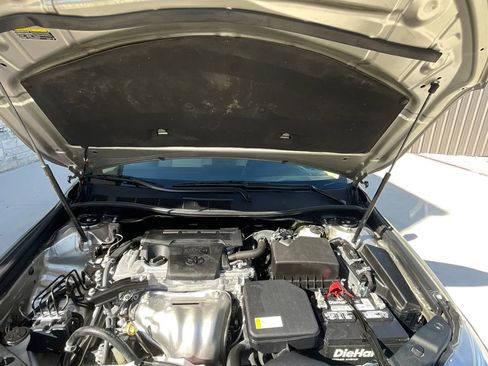 Used 2015 Toyota Camry LE image 41