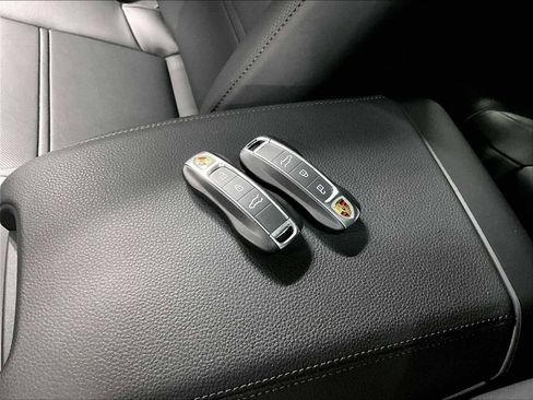 New 2026 Porsche Cayenne Coupe image 37