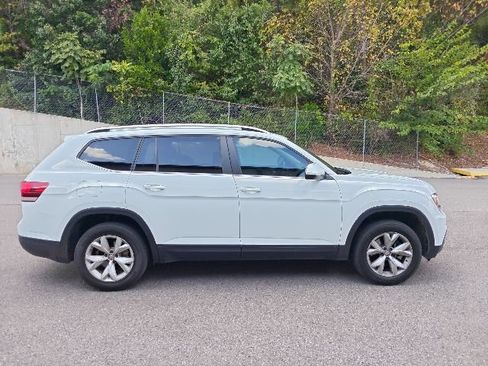 Used 2018 Volkswagen Atlas SE FWD image 2