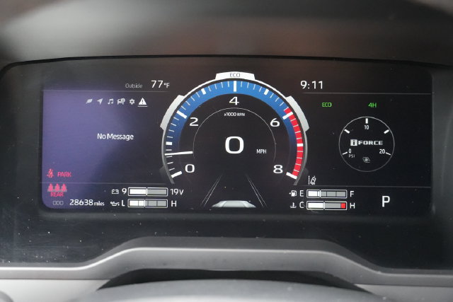 Used 2024 Toyota Tundra Limited AWD/4WD image 31