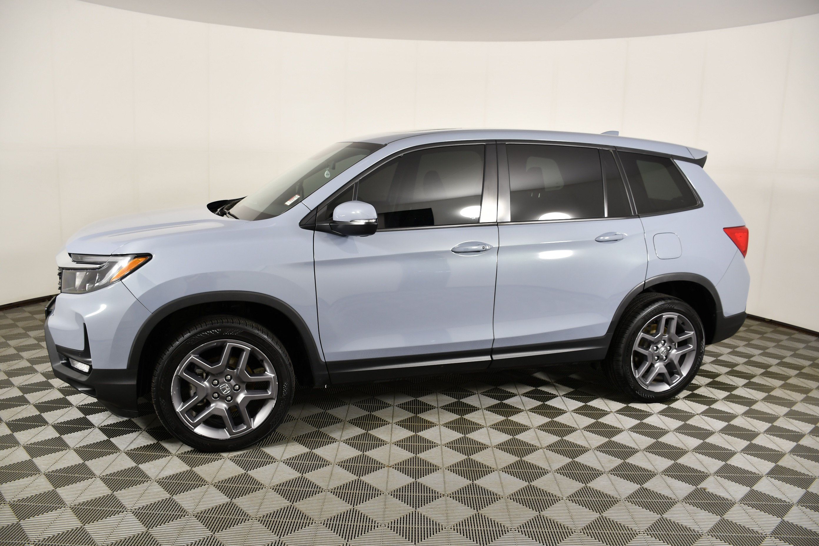 Used 2023 Honda Passport EX-L image 8