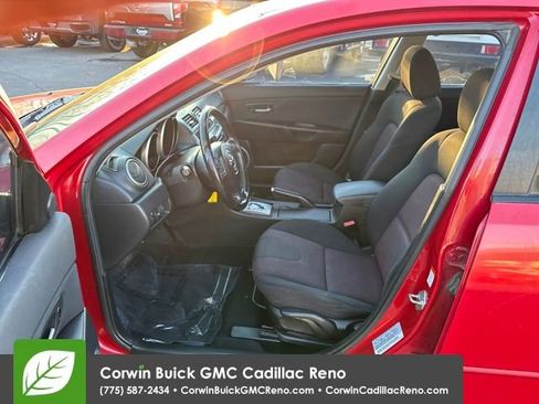 Used 2005 MAZDA MAZDA3 s w/ Moonroof & 6-CD Pkg image 10